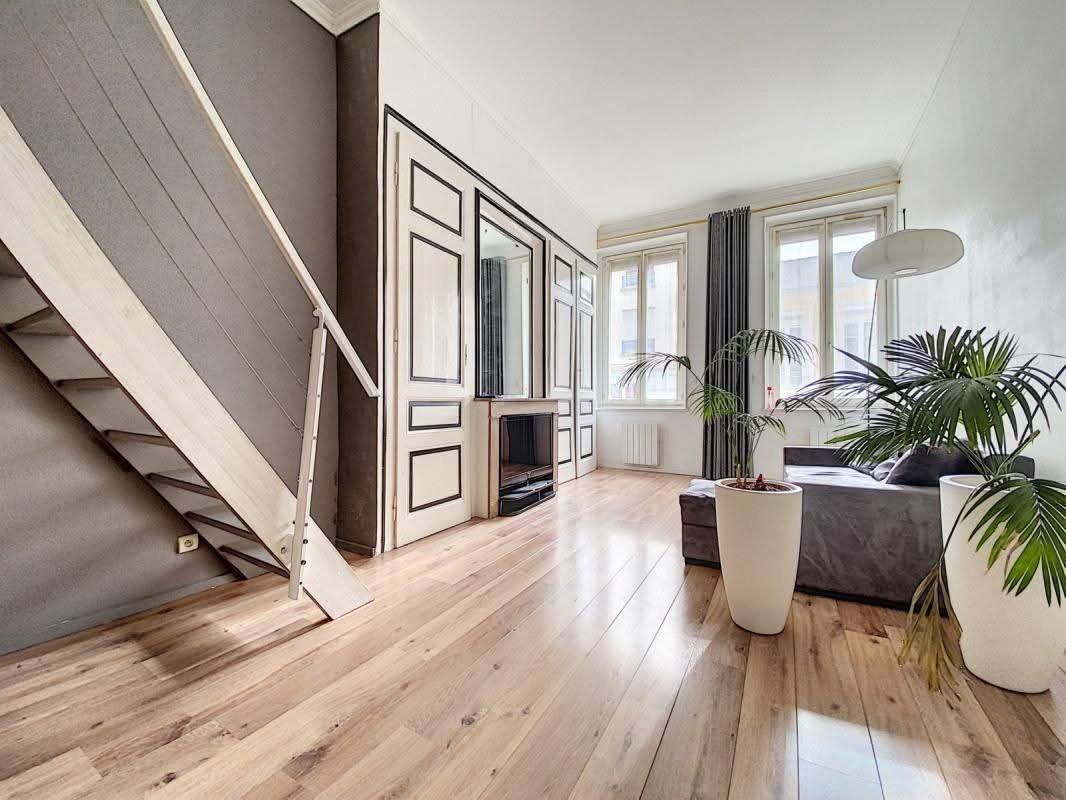 Studio T1 Bis meublé + mezzanine – Lyon 6 Brotteaux - Image 4